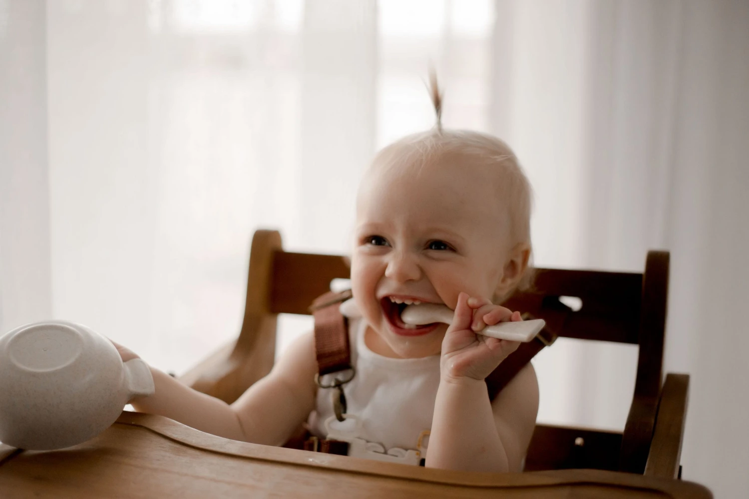 QToys Hardwood Baby High Chair 4 QToys Hardwood Baby High Chair - Image 2