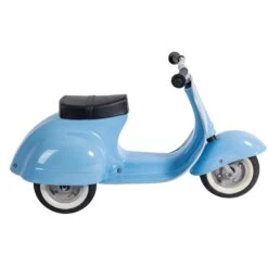 Ambosstoys Primo Classic Sky Blue Ride-On (Leather Seat) 20 Ambosstoys Primo Classic Sky Blue Ride-On (Leather Seat) -Children Toy Store 20230525 07A6648