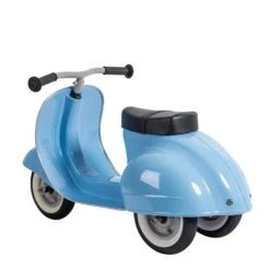 Ambosstoys Primo Classic Sky Blue Ride-On (Leather Seat) 17 Ambosstoys Primo Classic Sky Blue Ride-On (Leather Seat) -Children Toy Store 20230525 07A6652