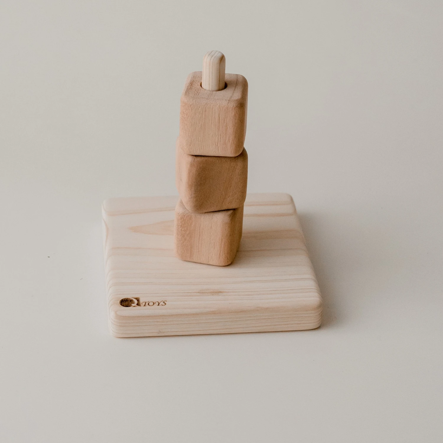 QToys Vertical Block Stacker 4 QToys Vertical Block Stacker - Image 2