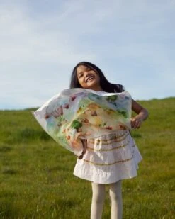 Sarah's Silks Mini Playsilks Illustrated -Children Toy Store MiniFairyPlaysilk3 800x 98ccd6a8 c4c8 4192 aefa 3acab3debd6d