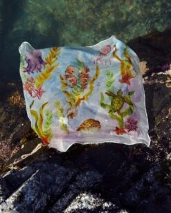 Sarah's Silks Mini Playsilks Illustrated -Children Toy Store MiniKelpForestPlaysilk6 800x 55308faa 4889 4141 b4db 10b79d197059