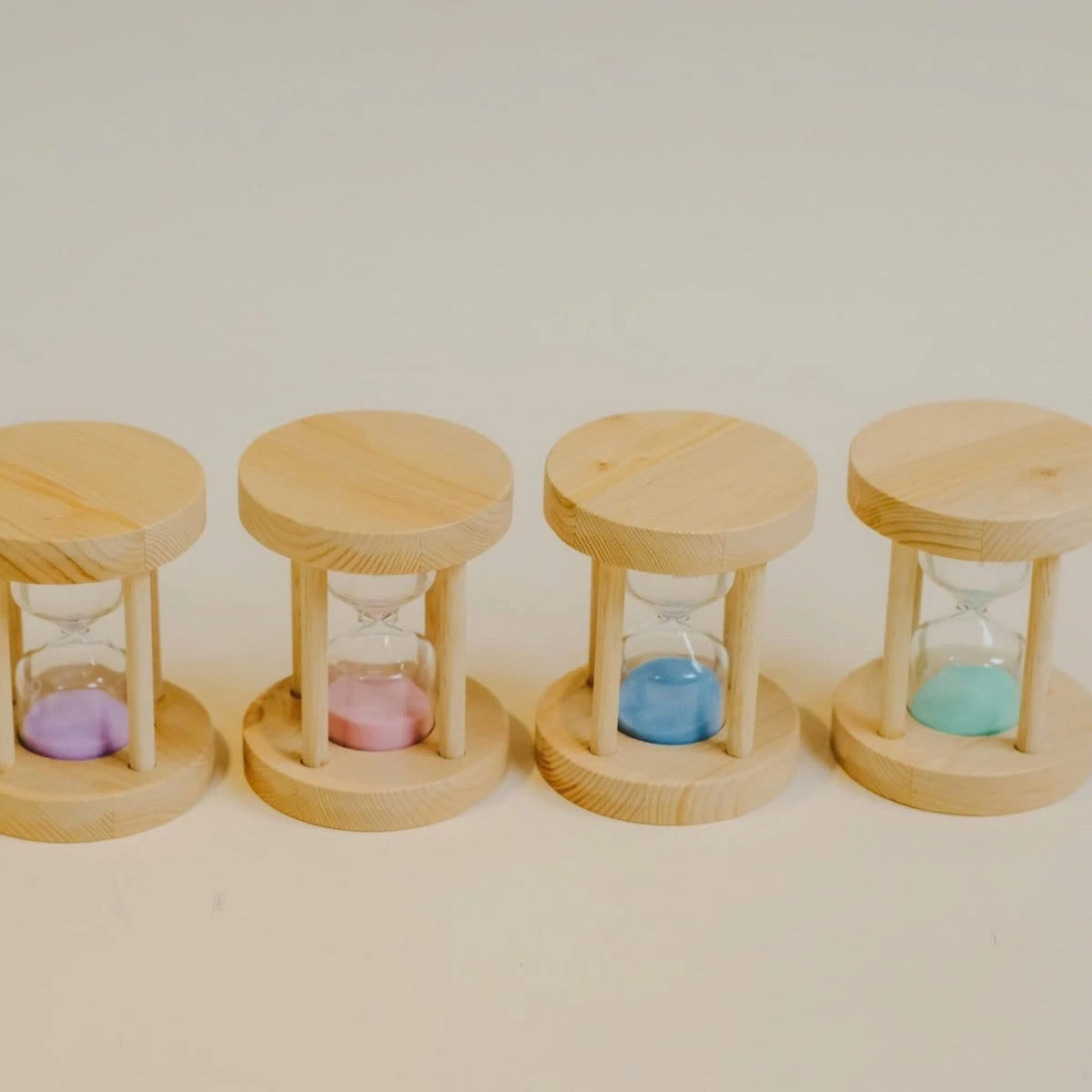 QToys Wooden Sand Timers Set Of 4 4 QToys Wooden Sand Timers Set Of 4 - Image 2