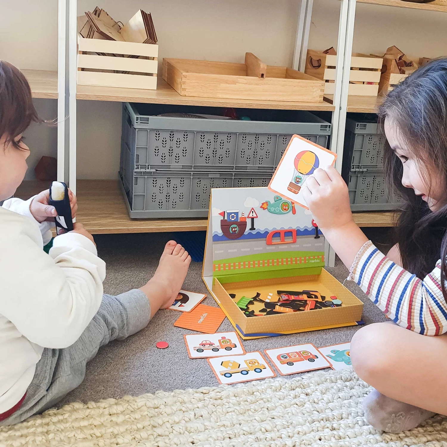 MierEdu Magnetic Art Case - Vehicles 6 MierEdu Magnetic Art Case - Vehicles - Image 4