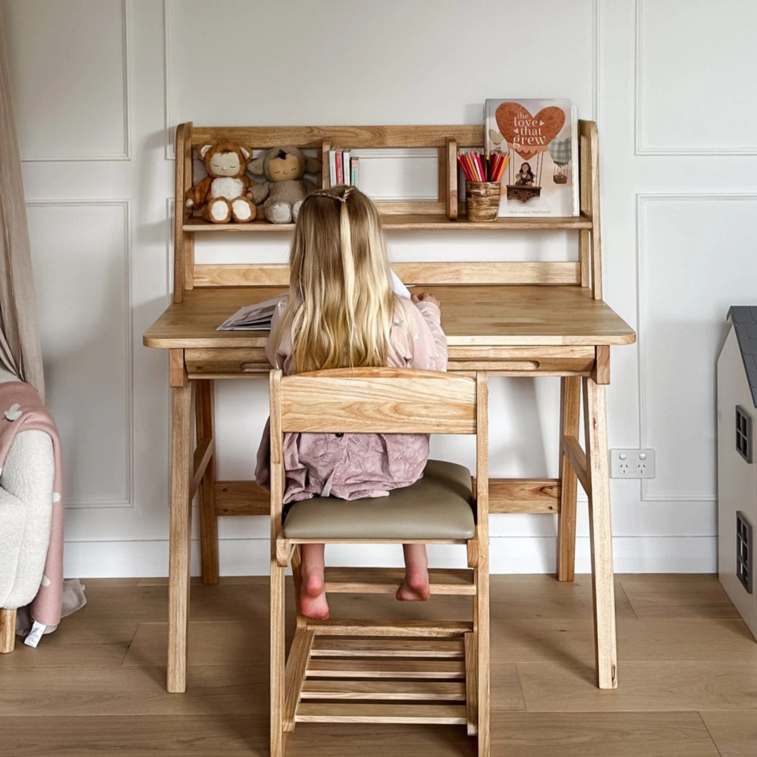My Duckling Montessori Solid Wood Study Desk 6 My Duckling Montessori Solid Wood Study Desk - Image 4